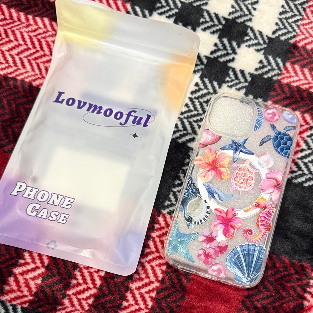 Sea life / beach iPhone 15 magnetic case NWT